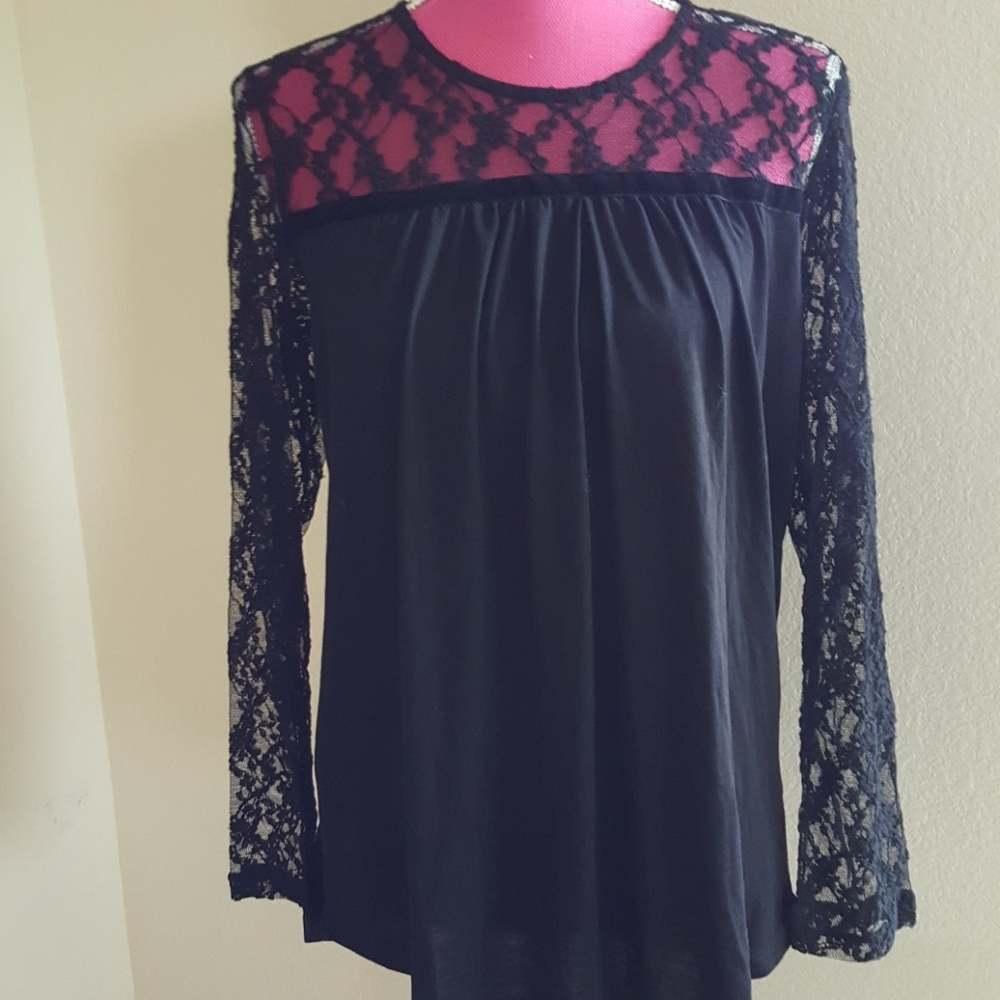 ❌SOLD❌ NWT- Shannon Ford New York top